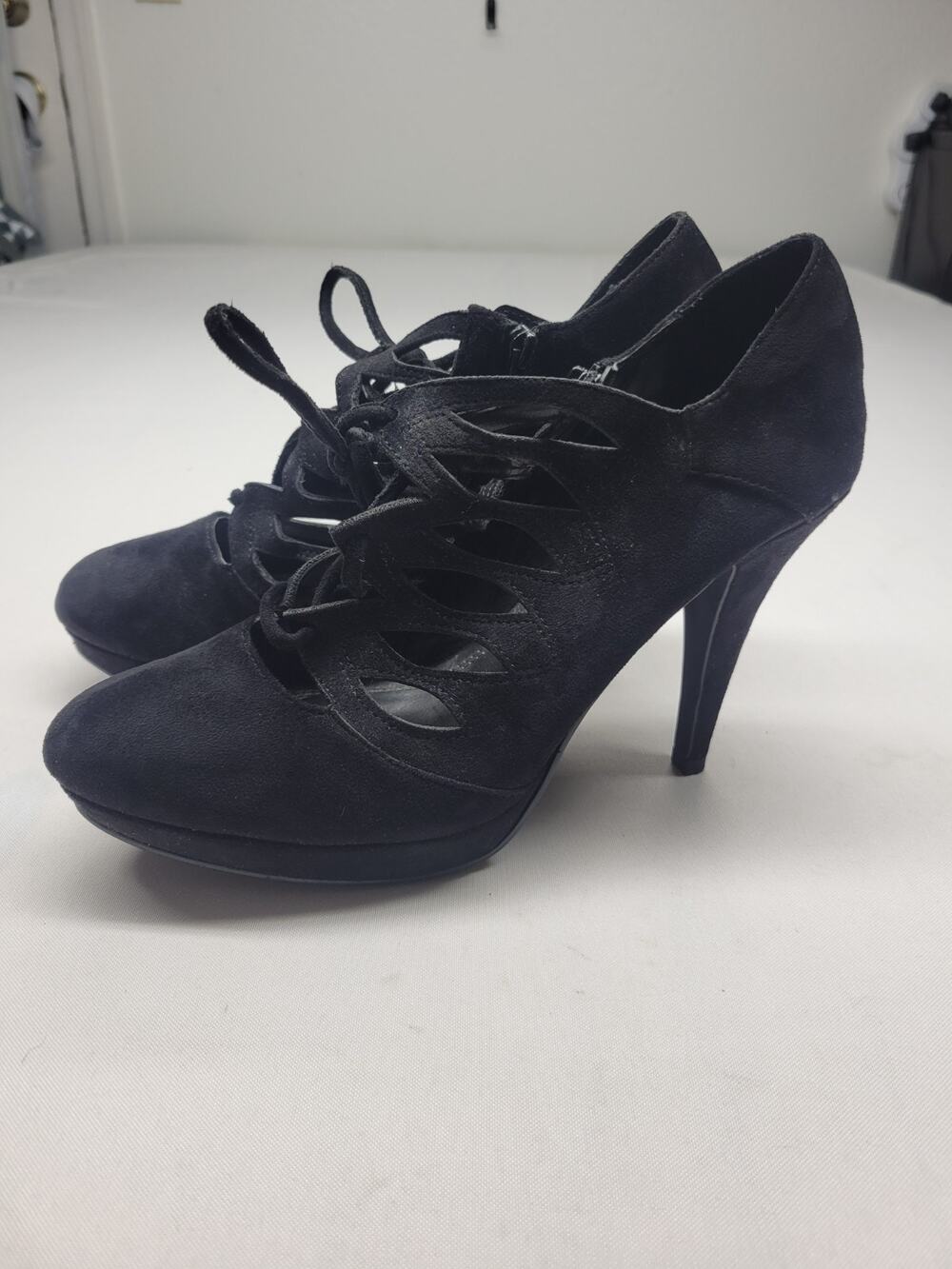 Impo Womens Heels Size 8.5M Faux Suede Black Lace Up Side Zipper Closed Toe